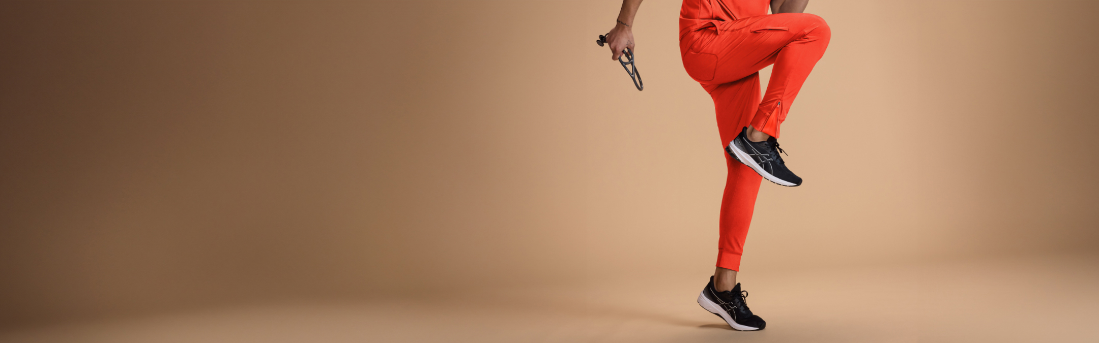 How Are Jogger Scrubs Supposed to Fit?